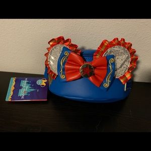 Dumbo main attraction Minnie Mouse loungefly